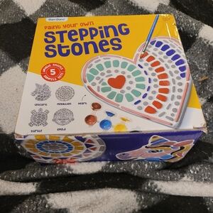 Heart Stepping Stones Painting Kit - Multicolor